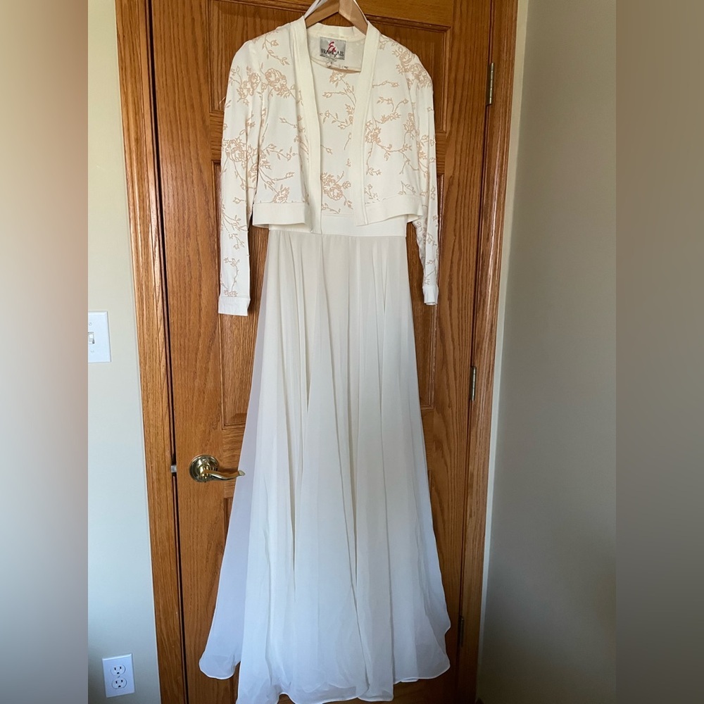 Elegant Vintage White Floral Dress with Jacket